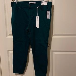 Celebrity Pink mid rise ankle skinny jeans. Size 18. NWT